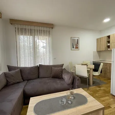Alexandro Apartment *