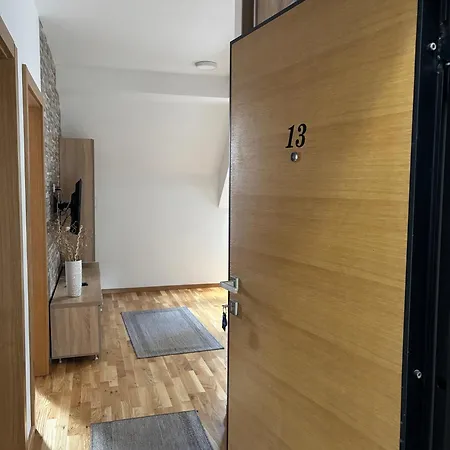 Alexandro Apartment *